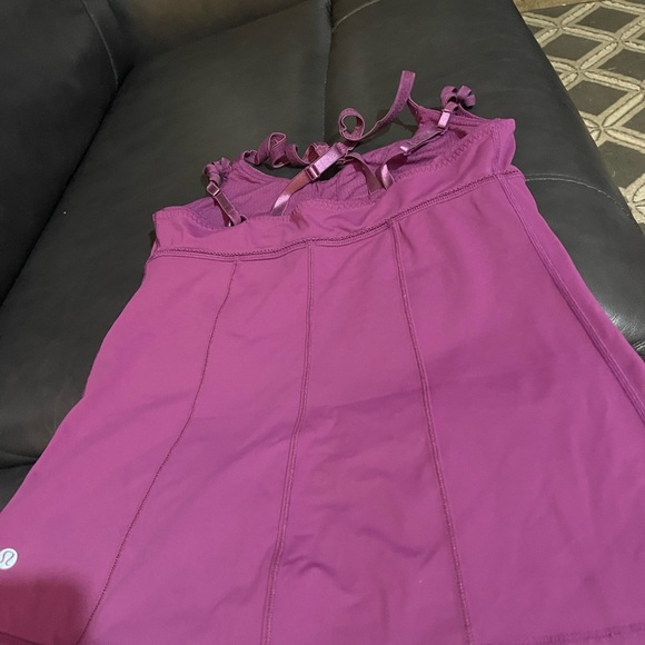 Lululemon size 8 Purple Sports Bra - Picture 2 of 9